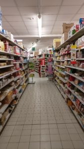 Supermercato cerca de la zona roja en el Véneto. Foto del 25 de Febrero 2020